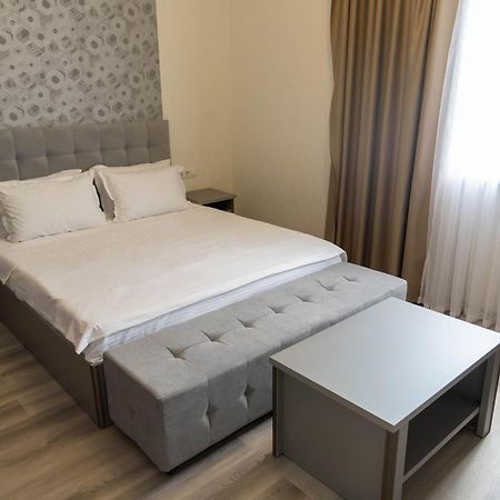 שימקנט Dora Hotel מראה חיצוני תמונה